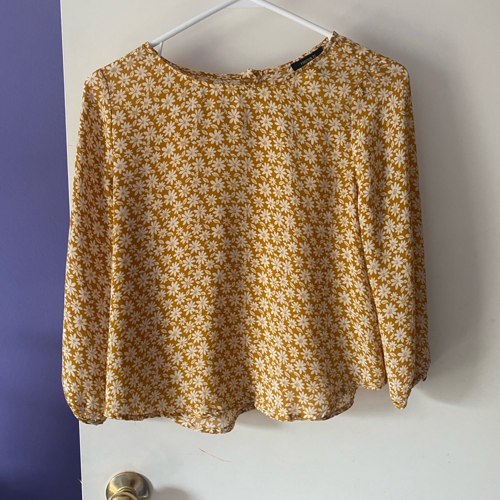 Forever 21 Gold Boxy Blouse with Back Cut-Out Size Small